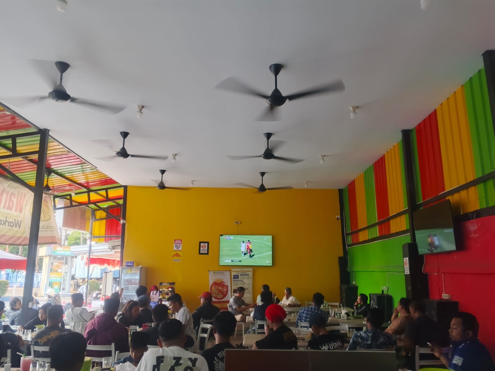 Duel Semen Padang vs PSM Tuntas Tanpa Pemenang