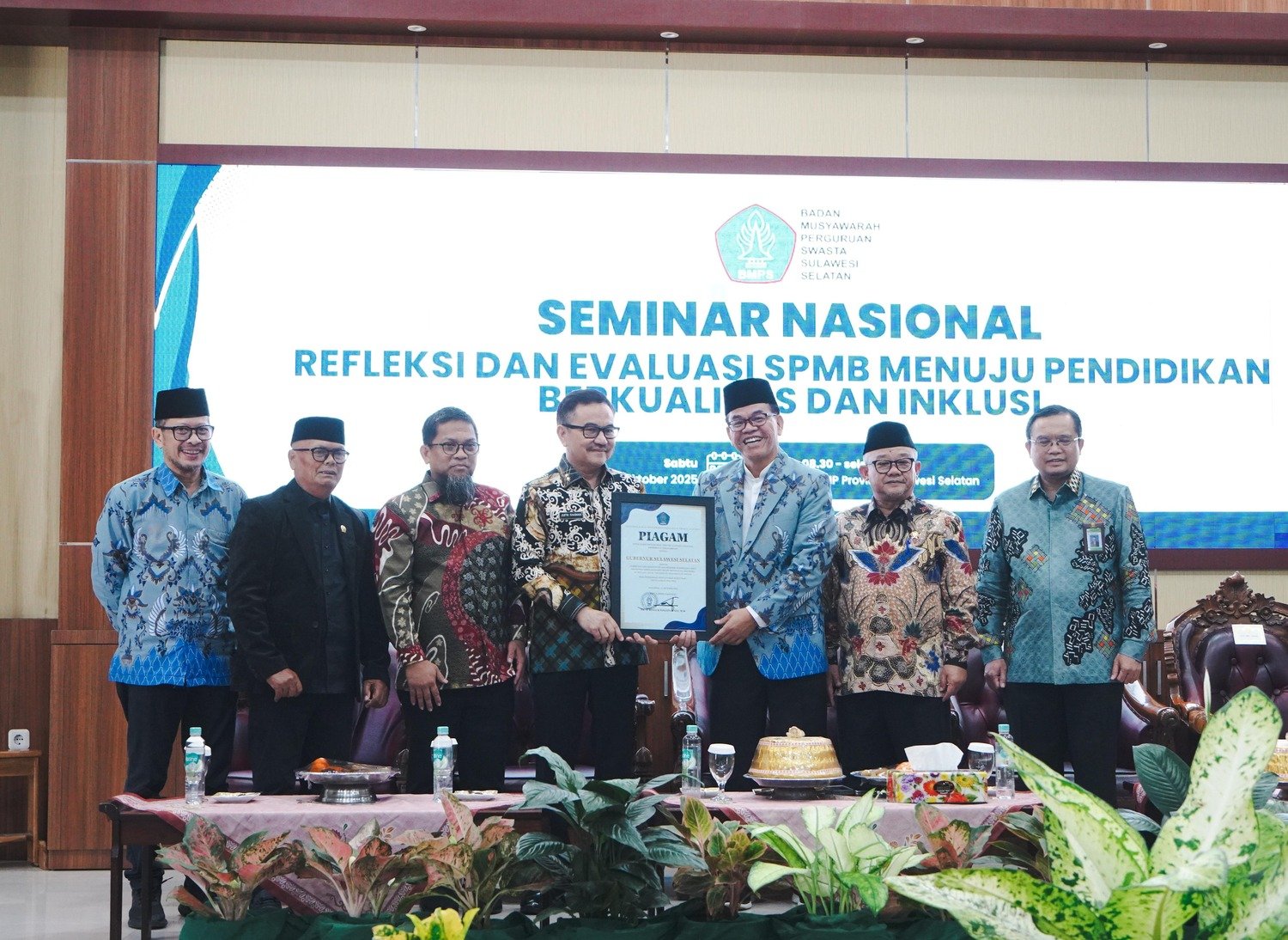 Sekretaris Daerah Provinsi Sulawesi Selatan Menghadiri Seminar Nasional Refleksi dan Evaluasi Sistem Penerimaan Murid Baru (SPMB)