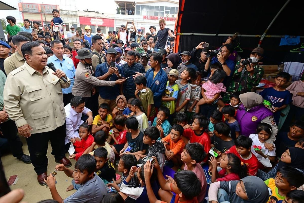 Prabowo Subianto Saat Temui Pengunsi Aceh Menyampaikan Permintaan Maafnya