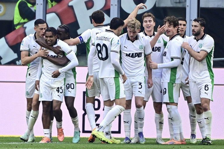 Jay Idzes Bantu Sassuolo Curi Poin di San Siro