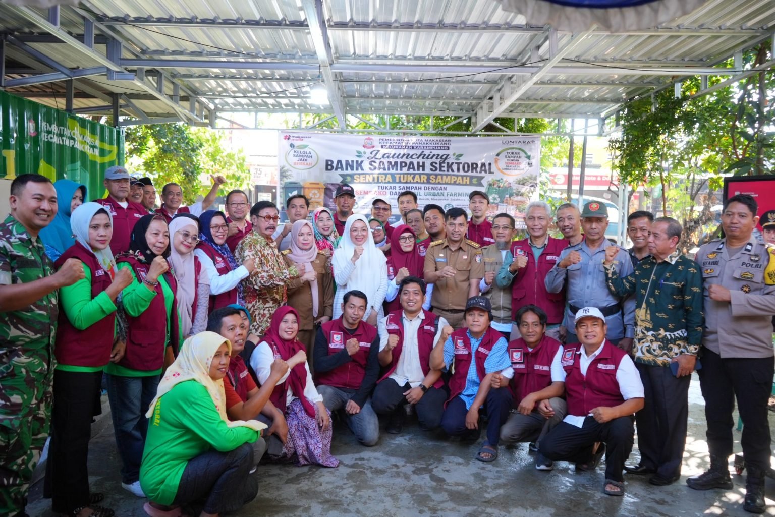 Ketua Dewan Lingkungan Hidup Kota Makassar, Melinda Aksa Munafri, meresmikan Bank Sampah Sektoral Kecamatan Panakkukang